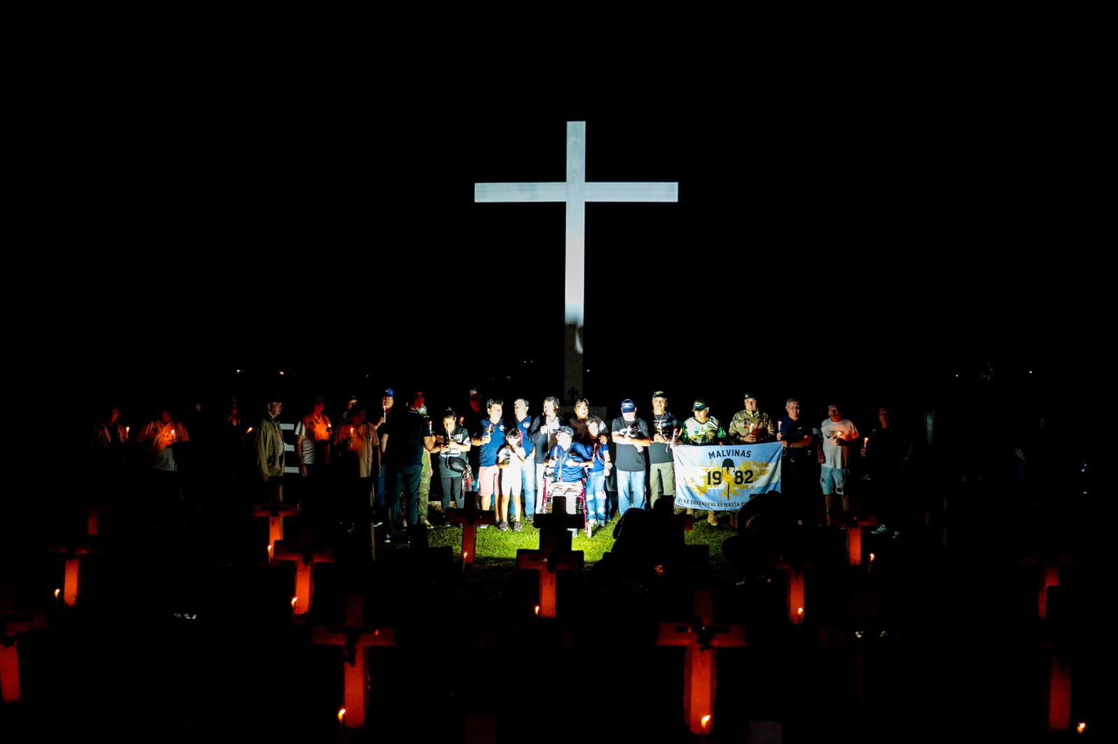 NOTICIAS PILAR: ACHAVAL ACOMPA&Ntilde;O A LOS VETERANOS DE MALVINAS